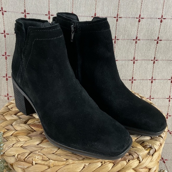 Zodiac “Larsen” Black Suede Ankle Boots Sz 6 Arch Support Comfy Booties NWOB - Picture 2 of 9